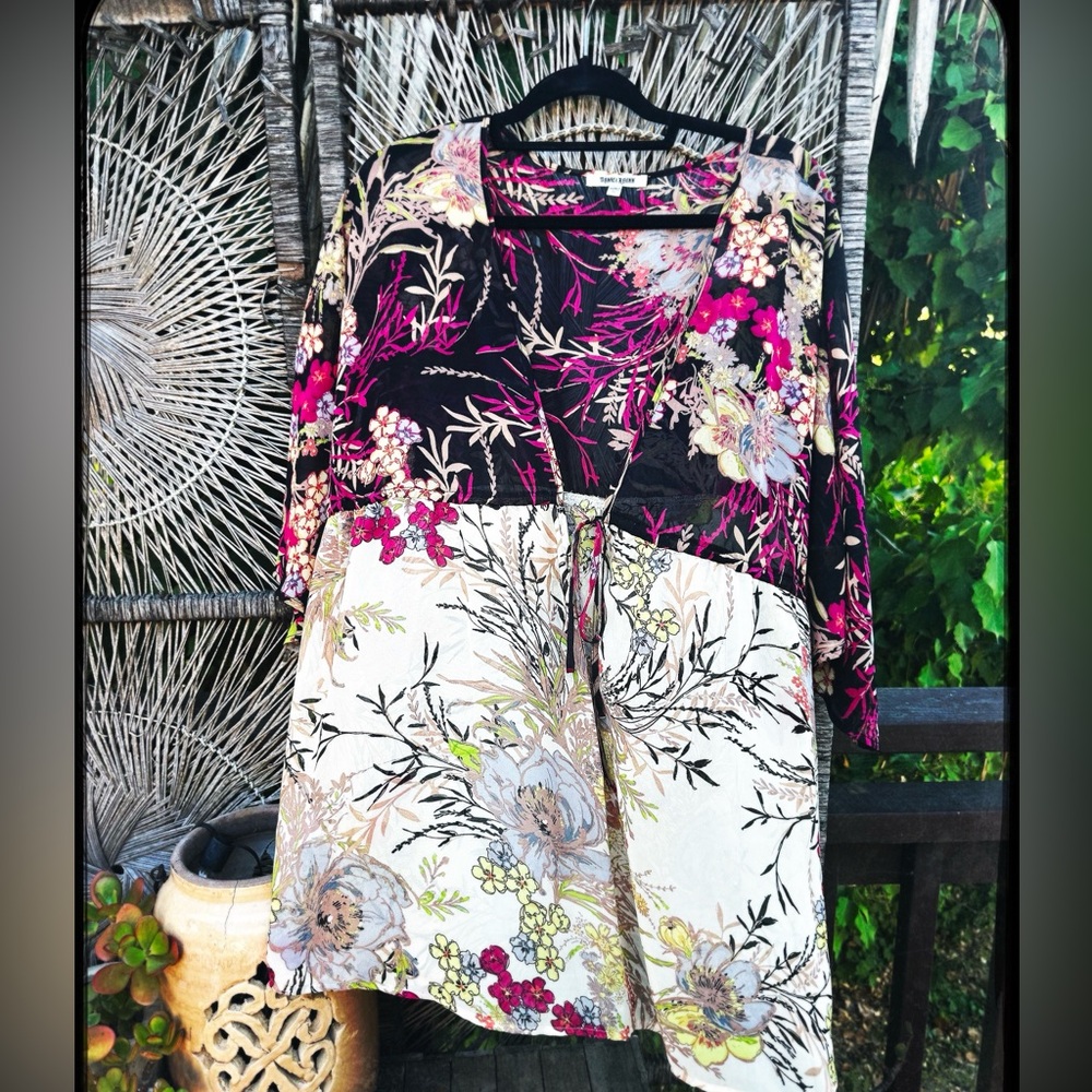 SOLD Japanese floral, 2 tone. Women's Sheer tunic